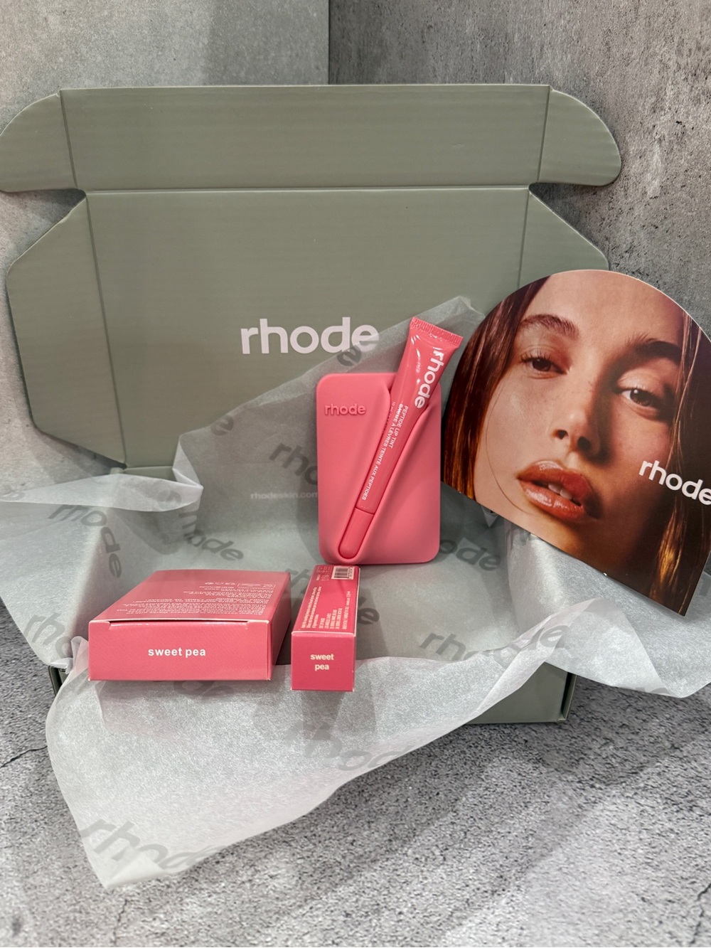 Rhode MagSafe Snap-On Lip Case for iPhone Magnetic Holder And SWEET PEA LIP TINT - Picture 2 of 8